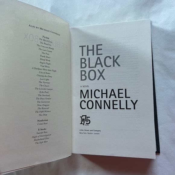 BARGAIN: 3 books; 2 by Michael Connelly and 1 by Douglas Preston - Picture 7 of 10